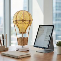 Lampe en forme de montgolfière, lampe de bureau artistique en bois à intensité variable, faite à la main, alimentée par USB, veilleuse pour chambre d'enfant, éclairage doux, lecture au chevet