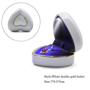 Boîte à bijoux personnalisée en forme de cœur fabriquée en usine, boîte à bague de luxe avec éclairage LED et design métallique, boîte à diamants pour mariage - Product Image 3