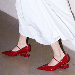 <span class=keywords><strong>Scarpe</strong></span> <span class=keywords><strong>Mary</strong></span> <span class=keywords><strong>Jane</strong></span> in Pelle con <span class=keywords><strong>Tacco</strong></span> Alto a Punta e Cinturino Sottile, Stile Retrò di Alta Qualità - Product Image 1