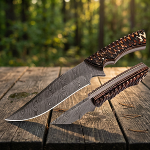 Cuchillo de caza y camping de hoja fija de acero de Damasco hecho a mano con mango cómodo para el agarre. - Product Image 4