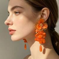 Anting-anting Gantung Wanita 2026 dengan Motif Bunga Simulasi, Anting Fashion untuk Wanita