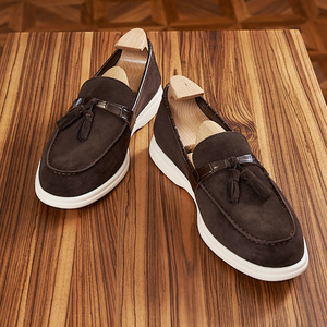 Chaussures mocassins en daim pour hommes, à bout pointu, à enfiler, avec pompons, en cuir véritable de haute qualité - Product Image 4