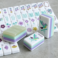 En stock – Nouvel ensemble de tuiles de mahjong américain de luxe personnalisé à 4 couches en acrylique et coquille de nacre blanche, idéal pour les jeux de table en intérieur et les soirées à la maison