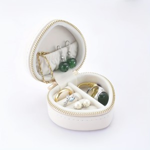 Estuche de Viaje para Joyas en Forma de Corazón, Caja de Joyería con Forma de Corazón, Porta Anillos, Llavero - Product Image 6