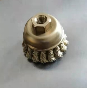 Esaputti usine fournit directement des outils à main anti-étincelles <span class=keywords><strong>brosse</strong></span> en <span class=keywords><strong>laiton</strong></span> fil <span class=keywords><strong>de</strong></span> <span class=keywords><strong>laiton</strong></span> tasse sertie nœud <span class=keywords><strong>brosse</strong></span> en fil métallique - Product Image 2