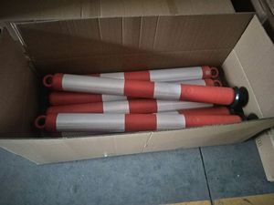 Poste Delimitador de Carriles de Plástico Flexible PE con Base de Goma Resistente para Tráfico Vial en Oferta - Producto para Carreteras - Product Image 5