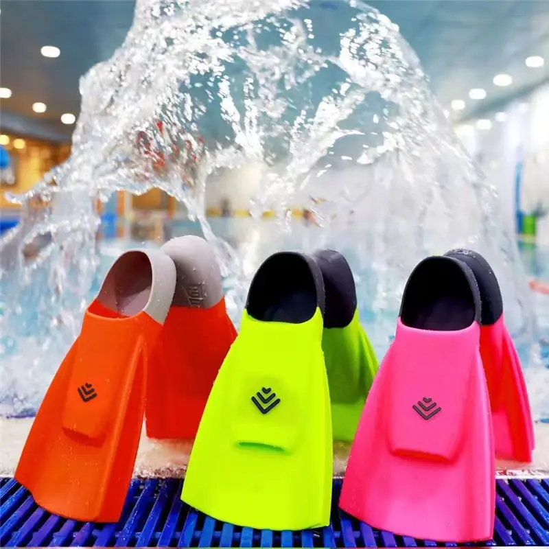 Barbatanas curtas de silicone para mergulho com logotipo personalizado, barbatanas de mergulho para treinamento profissional, barbatanas para mergulho com snorkel para crianças e adultos