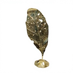 Escultura de hoja de pie libre antideslizante, artesanía sólida india, patrón de hoja sólida personalizado, tema, escultura decorativa Interior - Product Image 1