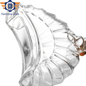 Bán Buôn 700Ml Seashell Hình Dạng Đại Dương Sóng Điêu Khắc Chai Thủy Tinh Cho Brandy Tequila Tùy Chỉnh Thiết Kế Rỗng Tinh Thần Rượu Chai - Product Image 4