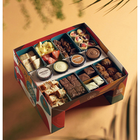 Boîte à compartiments personnalisée pour mezze arabe du Ramadan avec couvercle convertible et plateau de service intégré pour table