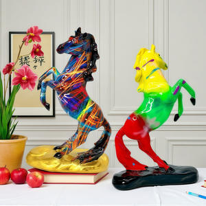 Figurine d'art populaire artistique sculptée en résine époxy, Cheval festif à fond doré, pour la décoration de la maison et du bureau - Product Image 3