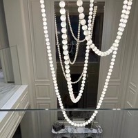 Décoration résidentielle personnalisée Collier de perles de luxe Lustre créatif Hôtel Duplex Bâtiment Villa Led Acrylique Suspension