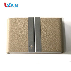 Thiết kế đẹp tùy chỉnh PU da cá nhân chủ thẻ tín dụng với màu sắc tùy chỉnh logo thời trang cứng ID Hộp quà tặng bao bì - Product Image 3