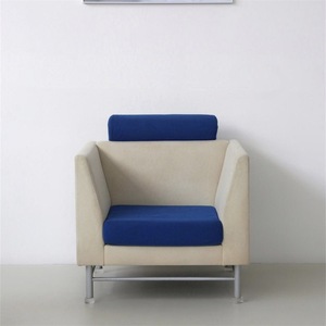 Poltrona Memphis Stile Mid-Century, Divano Postmoderno a Contrasto di Colore, Arredamento di Design per Studio, Hotel e Spazi Commerciali - Product Image 2