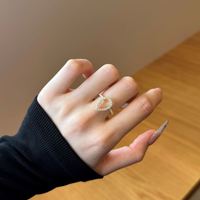 Anillo de Compromiso de Plata de Ley con Diseño de Dylam Charm, Bañado en Rodio y Oro de 14K, con Circonita Cúbica 5A en Forma de Lágrima