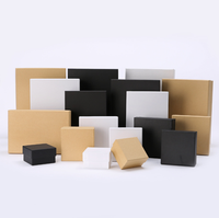 Boîte cadeau rigide en papier kraft personnalisée avec gaufrage et doublure en mousse pour l'emballage de vêtements, de chaussures, de vin et de cosmétiques
