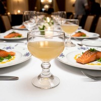 Verres à vin, verres à whisky, verres à jus élégants de 20,3 oz pour la restauration, les mariages, les banquets et les fêtes, en gros, avec logo