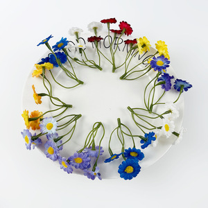 5 petites fleurs de marguerite en soie de <span class=keywords><strong>camomille</strong></span> faites à la main longue durée 3-5 ans matériaux de couronne de style forêt bricolage vêtements - Product Image 3