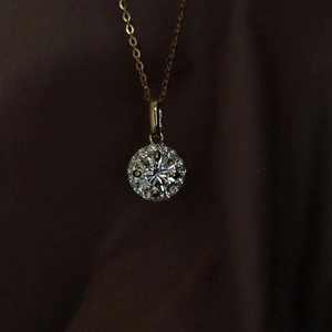 Hermoso y moderno collar con colgante de oro de 9K con circón redondo con microincrustaciones al por mayor para fiestas KJ393 - Product Image 5