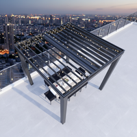 Pergola en aluminium écologique avec toit à lames orientables et zone barbecue intégrée, idéale pour les événements en plein air et les week-ends