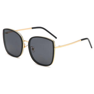 Lunettes de soleil polarisées Qianai pour femmes, protection UV400, monture quadrilatère, tendance, pour la protection solaire, les voyages et la conduite - Product Image 3