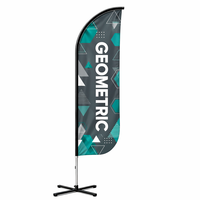 Drapeau publicitaire personnalisé avec support complet pour la promotion de divertissements en plein air