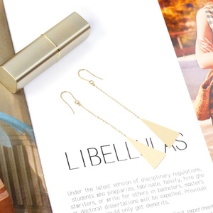 Pendientes Elegantes y Populares de Acero Inoxidable con Triángulo Geométrico Chapado en Oro para Mujer, con un Toque Encantador - Product Image 4