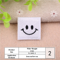 Patchs brodés mignons de robots souriants 3,1 x 3,1 cm, thermocollants, pour vêtements, chapeaux, t-shirts, pulls