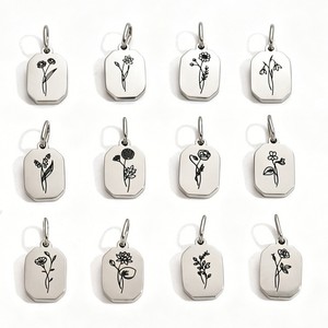 Pendentif gravé avec fleur de naissance |   Charme floral en acier inoxydable plaqué or PVD 18 carats pour la fabrication de bijoux, 12 mois de naissance - Product Image 5