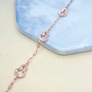 กำไลข้อมือทองคำขาว 18K รุ่น Xinfly ดีไซน์หรูหราประดับดอกไม้และลายฟักทอง - Product Image 2