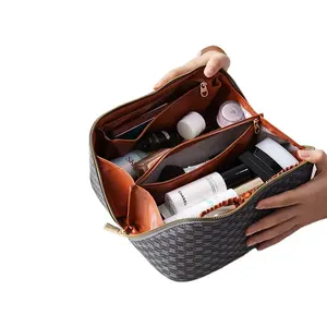 Fashion Makeup Bag Outing Portable Travel Storage Bag Internet Celebrity Hit 2023 High-end Toiletry Bag Ins Style