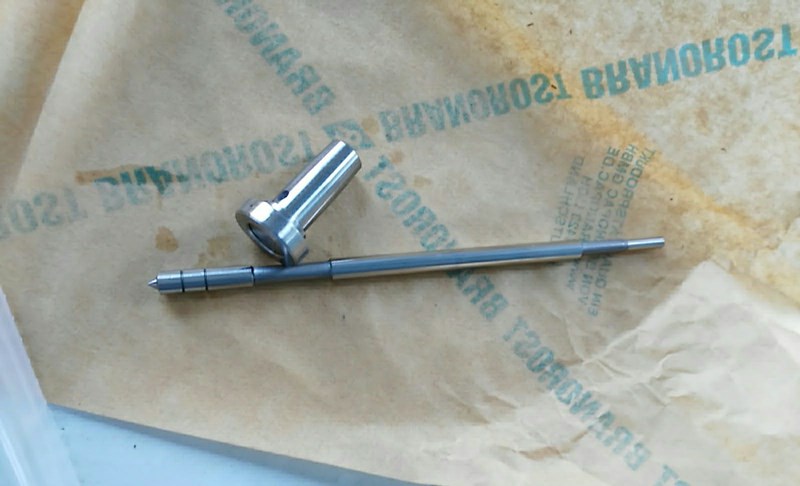 NEW GOOD QUALITY control valve F00RJ01924 FOORJ01924 valve for injector 0445120102 0445120296 injector repair kits F00RJ01924