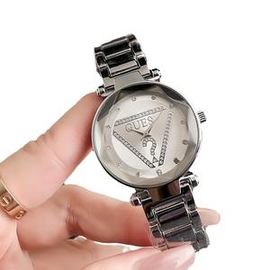 <span class=keywords><strong>Montre</strong></span> à aiguilles personnalisée <span class=keywords><strong>en</strong></span> alliage de quartz écologique 38 mm, style décontracté, boîtier rond simple et tendance, vente <span class=keywords><strong>en</strong></span> gros, pour étudiante <span class=keywords><strong>GUESS</strong></span> - Product Image 5