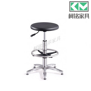 Taburete de laboratorio antiestático Keming Medical con anillo para los pies, altura ajustable, silla giratoria para uso en salas limpias, patas de aluminio negro - Product Image 2