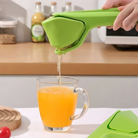 Handheld Pp Plastic Handmatige Citroen-En Limoenpers Pers Duurzaam En Gemakkelijk Schoon Te Maken