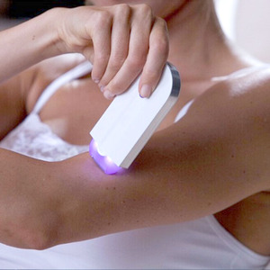 Afeitadora Eléctrica USB para Mujer 2 en 1 con Cabezales Intercambiables de Lámina y Recortadora, Suave, Delicada y Compacta, Recargable - Product Image 3