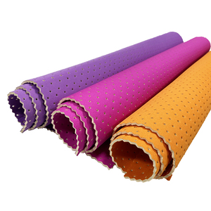 Échantillon gratuit <span class=keywords><strong>de</strong></span> tissu en néoprène perforé respirant coloré, éponge en caoutchouc, polyester, nylon pour sièges <span class=keywords><strong>de</strong></span> voiture, sacs fourre-tout - Product Image 2
