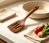 Spatule à fentes en bois de teck naturel, anti-rayures, écologique, durable, légère, ustensile alimentaire sûr