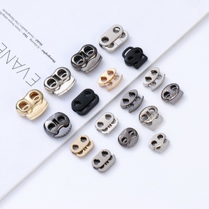 Nouvelle embout de cordon en métal avec design gaufré, attache à ressort pour vêtements, sans nickel, sans plomb, en alliage de zinc peint - Product Image 1