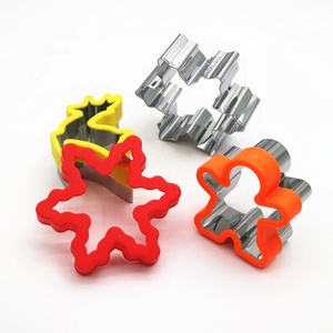 Stampi <span class=keywords><strong>per</strong></span> Biscotti Natalizi a Forma di Omino di Pan di Zenzero e Orso con Manico in Plastica <span class=keywords><strong>per</strong></span> Bambini - Product Image 4