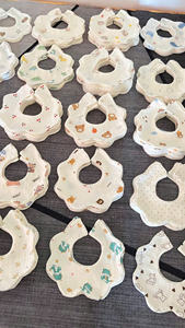 Bavoirs en coton mousseline de haute qualité pour bébé, motif floral, double couche, doux, absorbants, avec boutons-pression, taille personnalisable - Product Image 5