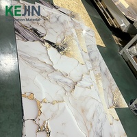 Panneau mural en PVC marbré, matériau WPC résistant à l'humidité, feuille de marbre stratifiée en PVC pour la décoration et la construction de la maison et du bureau