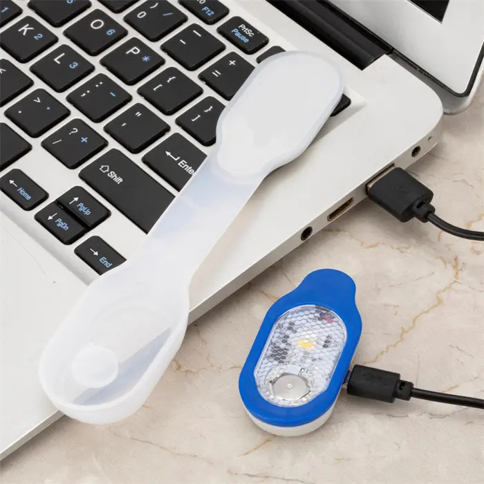 Lampu klip on magnetik dapat diisi ulang USB, lampu kain klip keselamatan kecil portabel untuk darurat