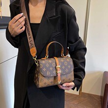 Nuevo <span class=keywords><strong>Bolso</strong></span> Bandolera <span class=keywords><strong>Mediano</strong></span> de PU con Textura Casual y de Alta Gama para Mujer, <span class=keywords><strong>Bolso</strong></span> de Hombro con Estampado Clásico para Dama - Product Image 5