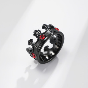 Anillo de acero de titanio estilo gótico con corona de rubí romana retro de Yunnique para hombre y mujer, joyería moderna de acero inoxidable estilo punk. - Product Image 3