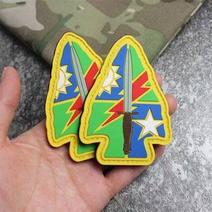 Patch PVC personnalisé en caoutchouc souple avec logo 3D, transfert par presse à chaud, à coudre, avec velcro, gaufré - Product Image 3