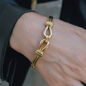 Brazalete y Anillo Unisex <span class=keywords><strong>Ilona</strong></span> Fashion, Geométrico, Chapado en Oro de 18k, Acero Inoxidable, Resistente a la Decoloración, Ligero, con Cierre - Product Image 3