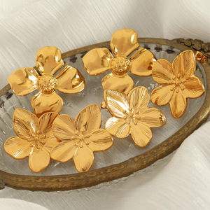 ต่างหูรูปดอกไม้ ทองไทเทเนียมสตีล สำหรับผู้หญิง สวมใส่ได้ทุกวัน ดีไซน์ทรงเรขาคณิต EH383-4 - Product Image 1