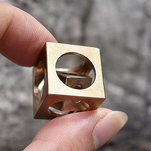Llavero de Latón con Diseño Personalizado de Mecanizado <span class=keywords><strong>CNC</strong></span>, Cubo de Cobre, Colgante <span class=keywords><strong>Luban</strong></span>, Regalo Creativo - Product Image 4