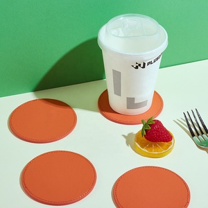 Posavasos circulares de cuero PU naranja al por mayor, juego de posavasos para taza de café con bandeja de soporte a prueba de calor - Product Image 1